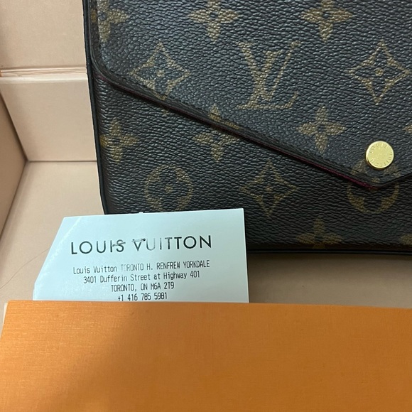 SOLD Authentic LV Felicie Pochette - Picture 2 of 12